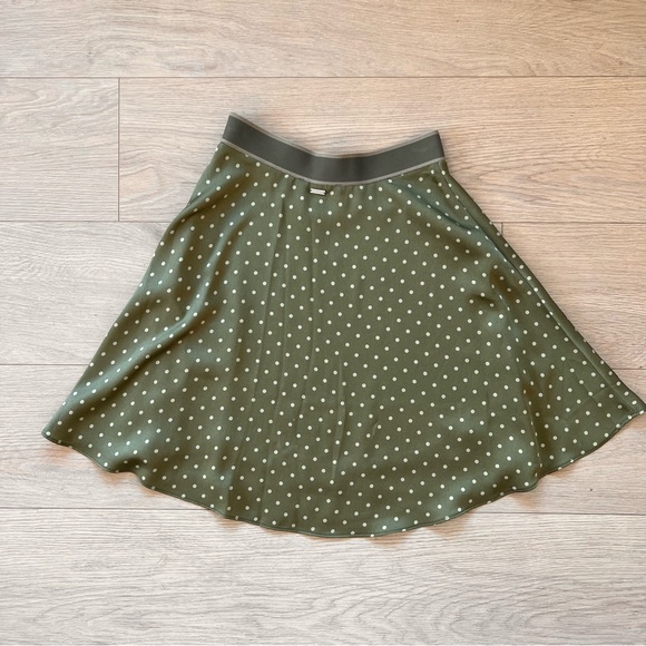 Guess wrap mini skirt - Picture 2 of 7